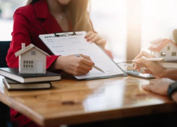 Documentos essenciais para comprar um imóvel: checklist jurídico definitivo