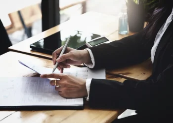 Renegociar Financiamento Imobiliário: Quando Vale a Pena Rever o Contrato com o Banco